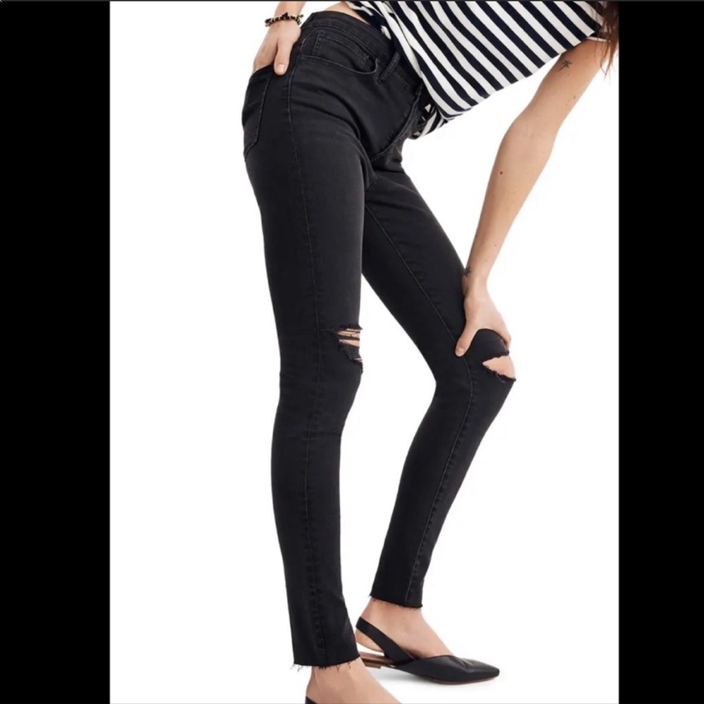 Madewell 9” High-Rise Skinny Jean in Black Sea Distressed Rips - Picture 2 of 14